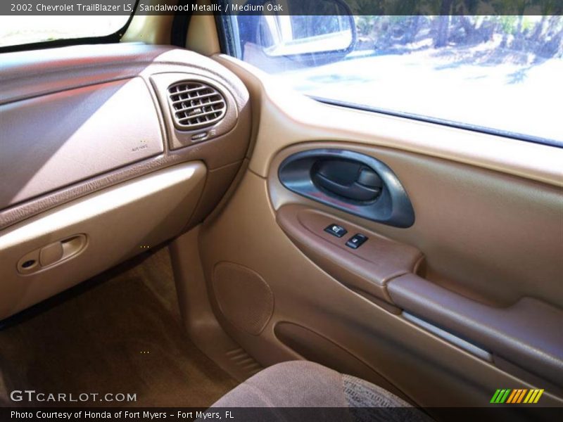 Sandalwood Metallic / Medium Oak 2002 Chevrolet TrailBlazer LS
