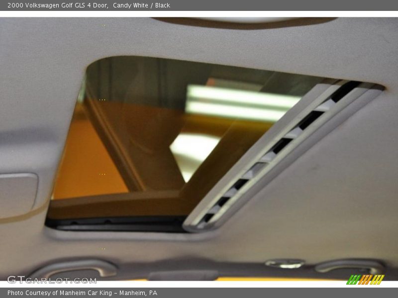 Candy White / Black 2000 Volkswagen Golf GLS 4 Door