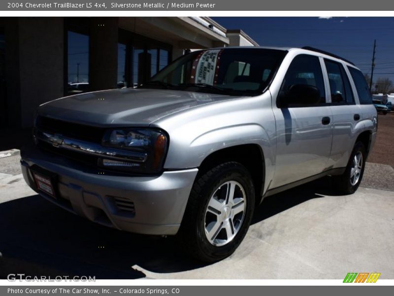 Silverstone Metallic / Medium Pewter 2004 Chevrolet TrailBlazer LS 4x4