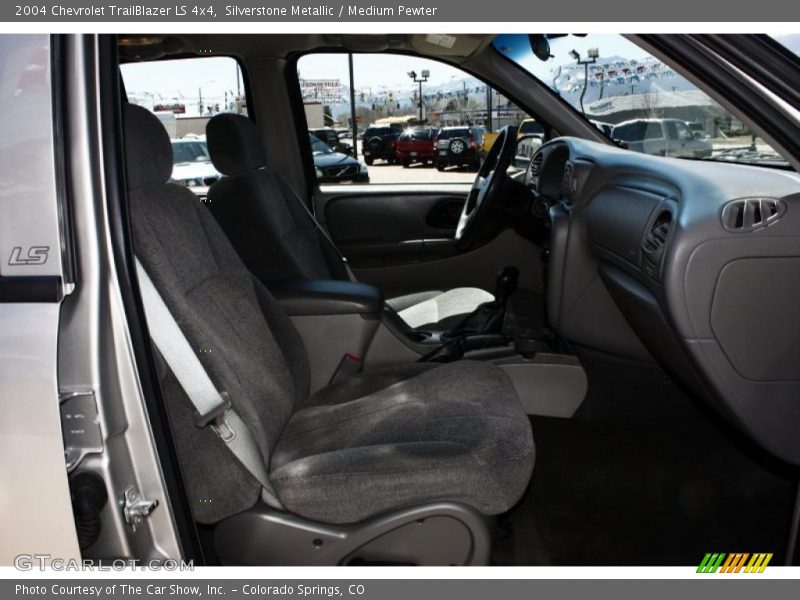 Silverstone Metallic / Medium Pewter 2004 Chevrolet TrailBlazer LS 4x4