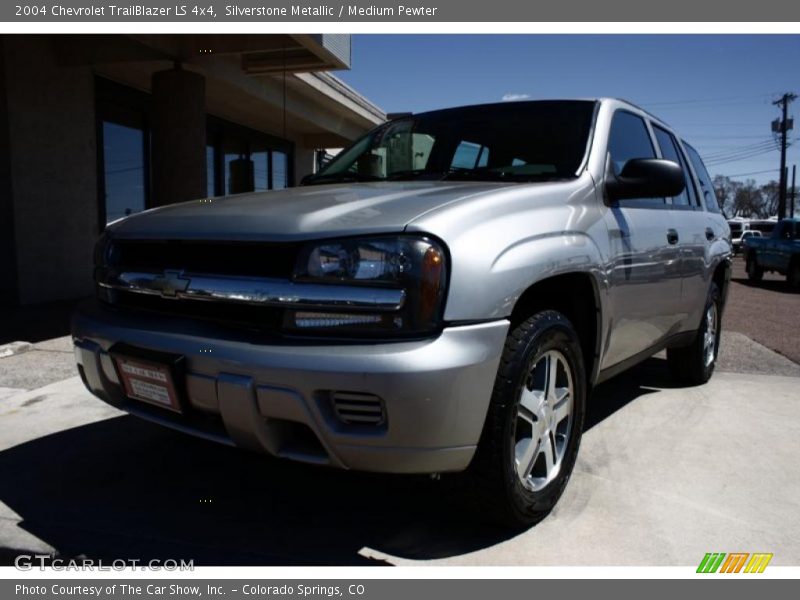 Silverstone Metallic / Medium Pewter 2004 Chevrolet TrailBlazer LS 4x4