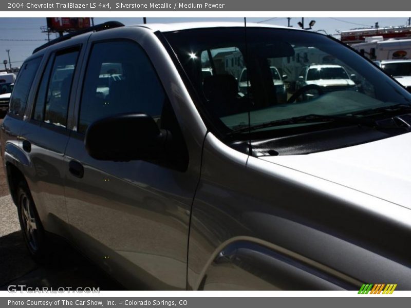 Silverstone Metallic / Medium Pewter 2004 Chevrolet TrailBlazer LS 4x4
