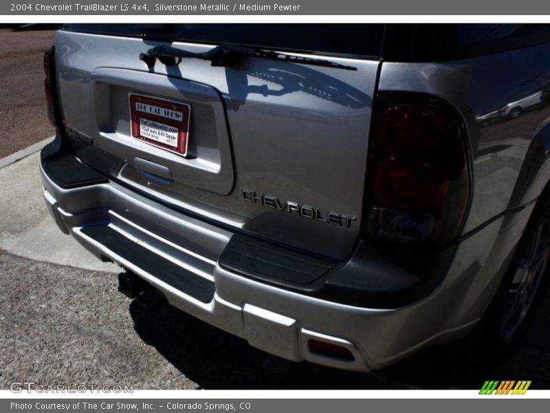Silverstone Metallic / Medium Pewter 2004 Chevrolet TrailBlazer LS 4x4