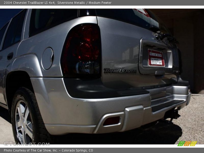 Silverstone Metallic / Medium Pewter 2004 Chevrolet TrailBlazer LS 4x4