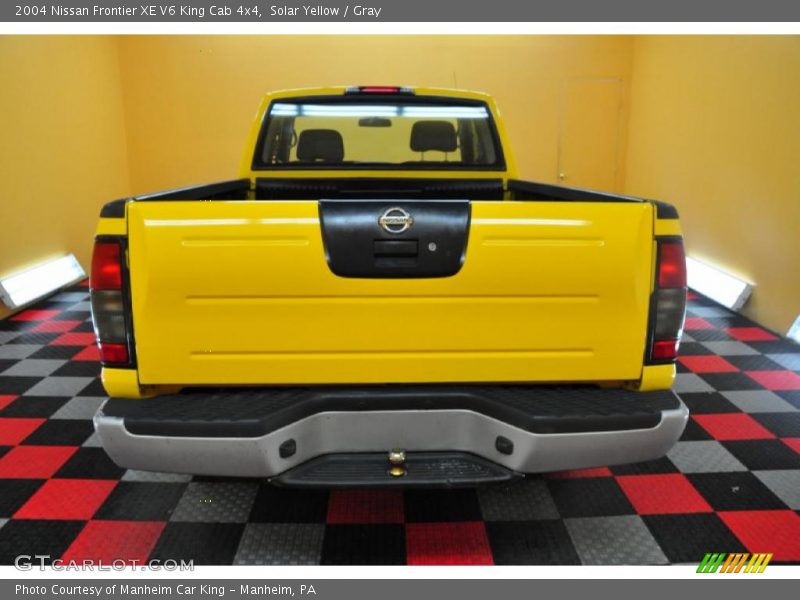 Solar Yellow / Gray 2004 Nissan Frontier XE V6 King Cab 4x4