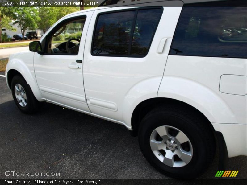 Avalanche White / Desert 2007 Nissan Pathfinder S