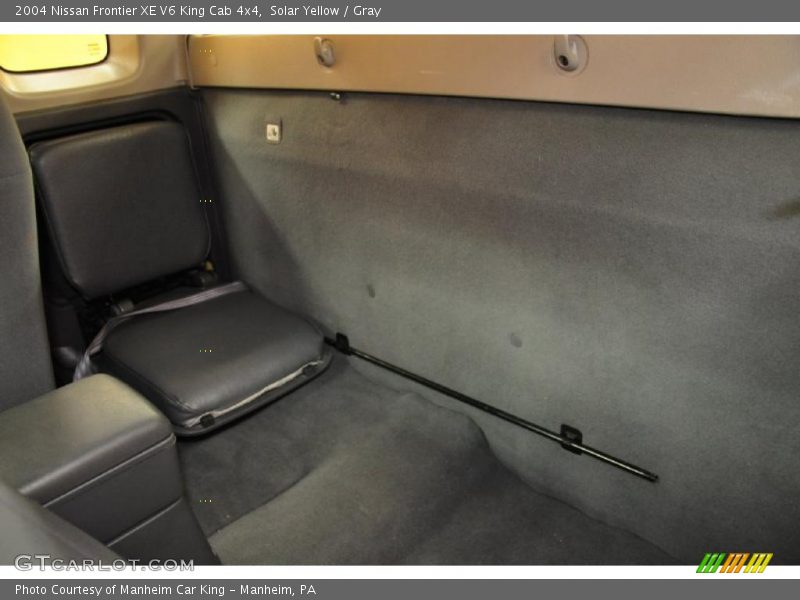 Solar Yellow / Gray 2004 Nissan Frontier XE V6 King Cab 4x4