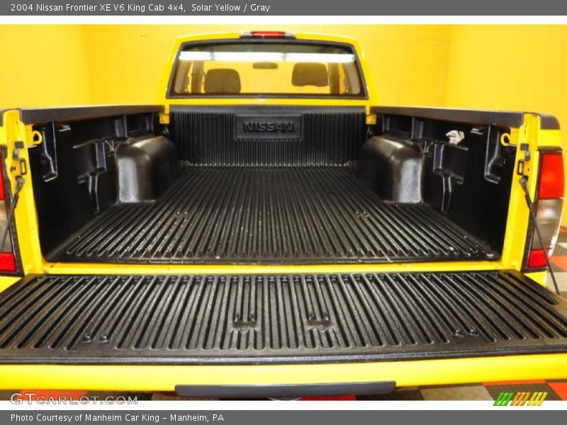 Solar Yellow / Gray 2004 Nissan Frontier XE V6 King Cab 4x4