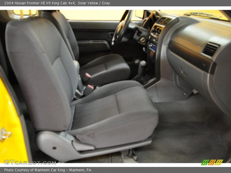 Solar Yellow / Gray 2004 Nissan Frontier XE V6 King Cab 4x4