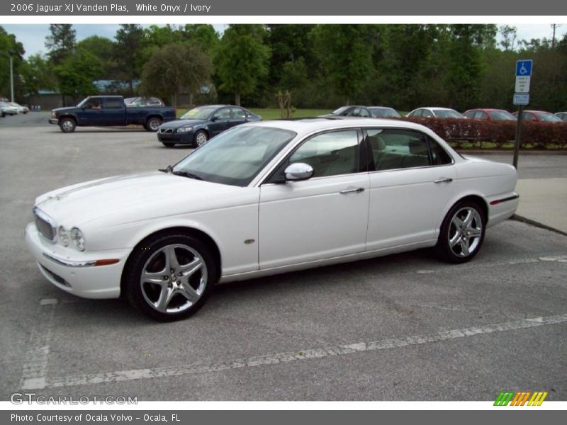 White Onyx / Ivory 2006 Jaguar XJ Vanden Plas