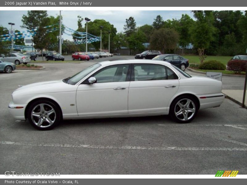 White Onyx / Ivory 2006 Jaguar XJ Vanden Plas