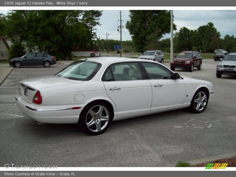 White Onyx / Ivory 2006 Jaguar XJ Vanden Plas