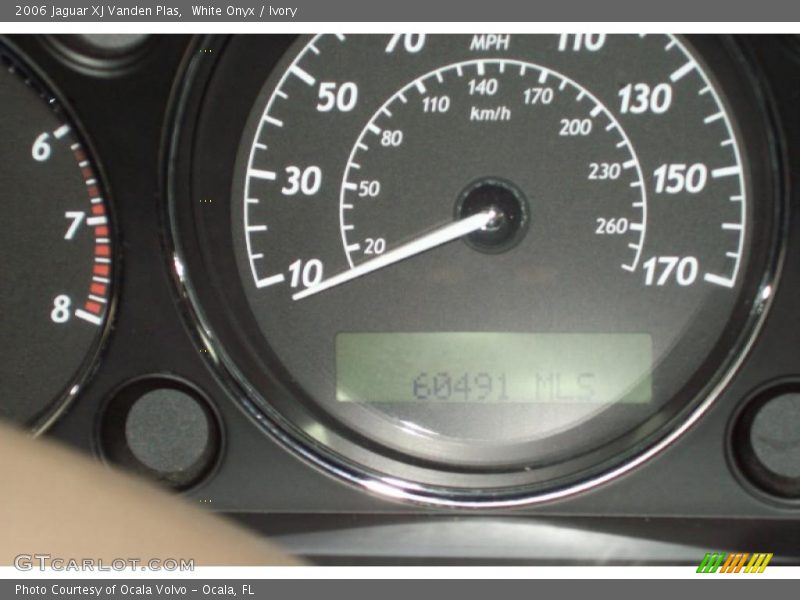 White Onyx / Ivory 2006 Jaguar XJ Vanden Plas