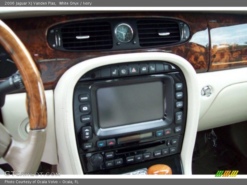 White Onyx / Ivory 2006 Jaguar XJ Vanden Plas
