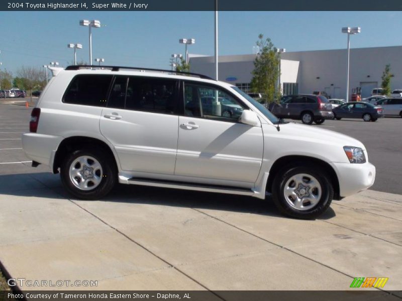 Super White / Ivory 2004 Toyota Highlander I4