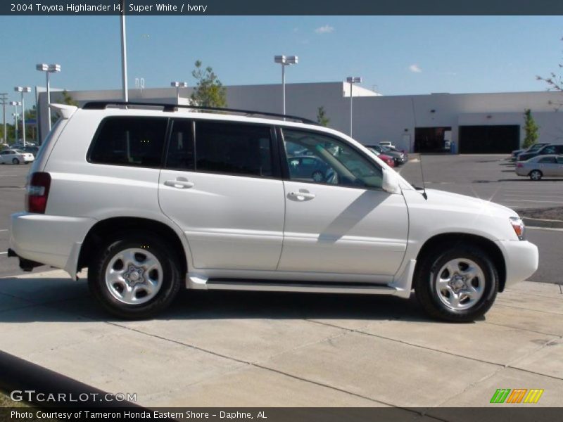Super White / Ivory 2004 Toyota Highlander I4
