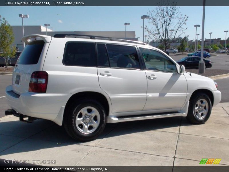 Super White / Ivory 2004 Toyota Highlander I4