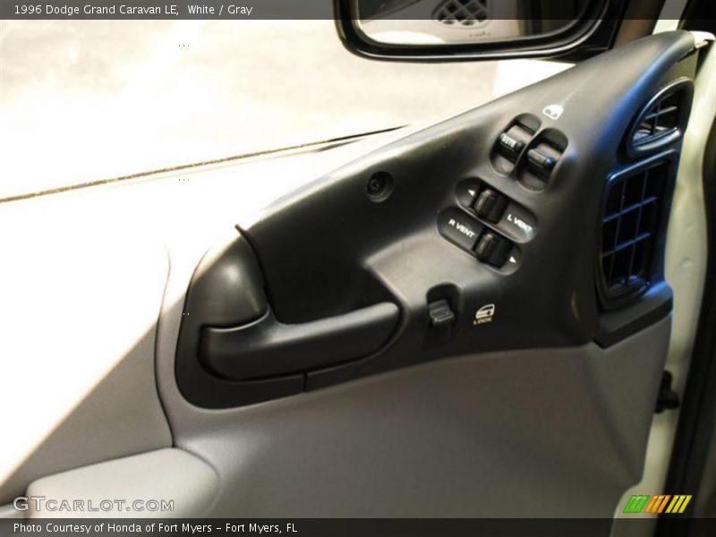 White / Gray 1996 Dodge Grand Caravan LE