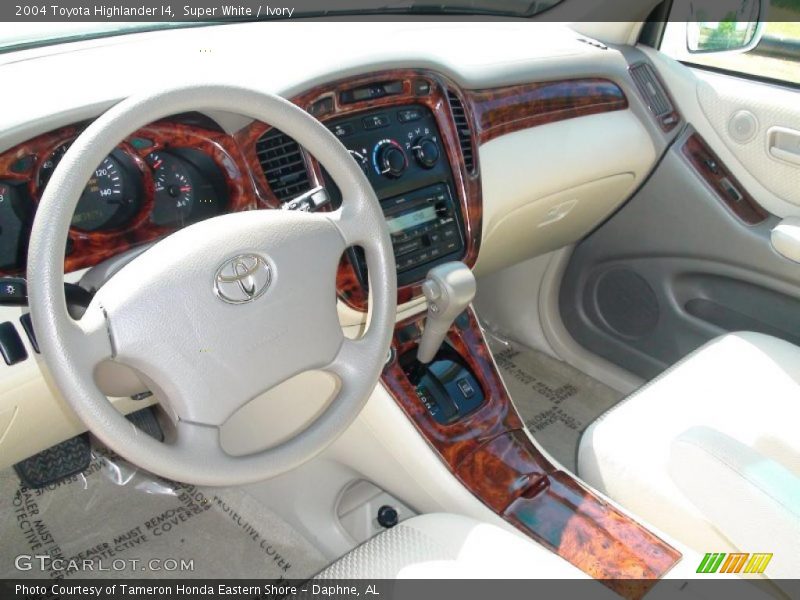 Super White / Ivory 2004 Toyota Highlander I4