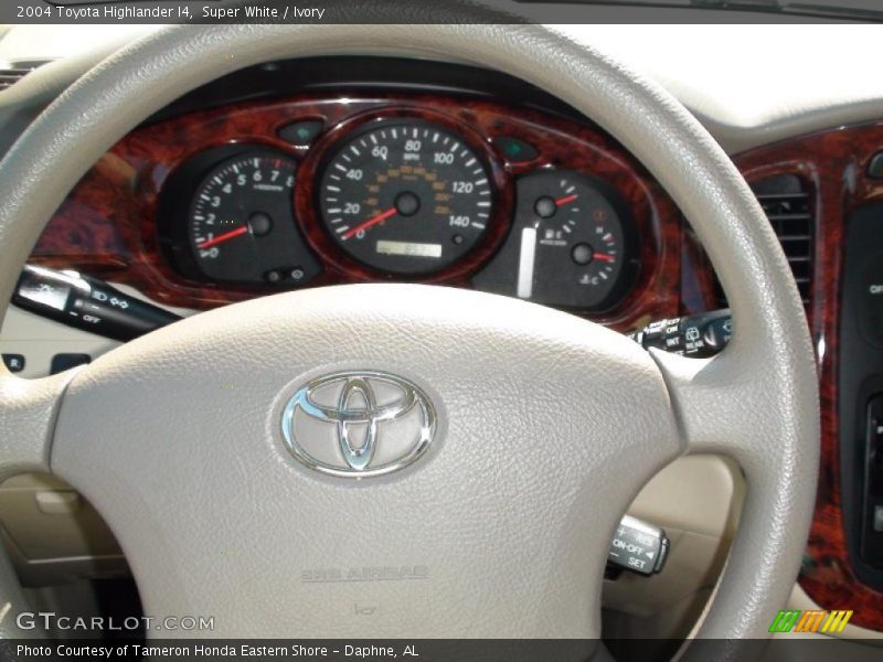 Super White / Ivory 2004 Toyota Highlander I4