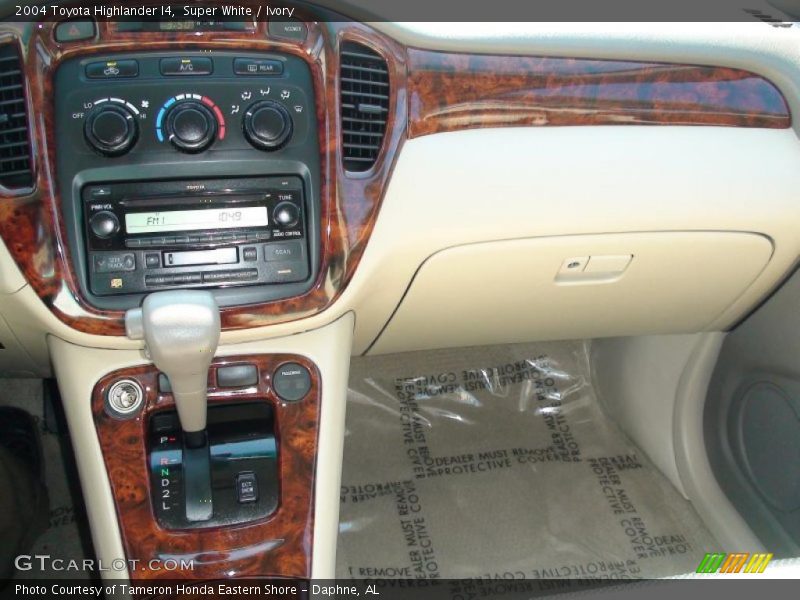 Super White / Ivory 2004 Toyota Highlander I4