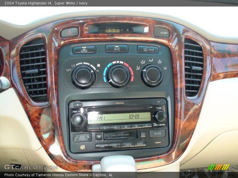 Super White / Ivory 2004 Toyota Highlander I4