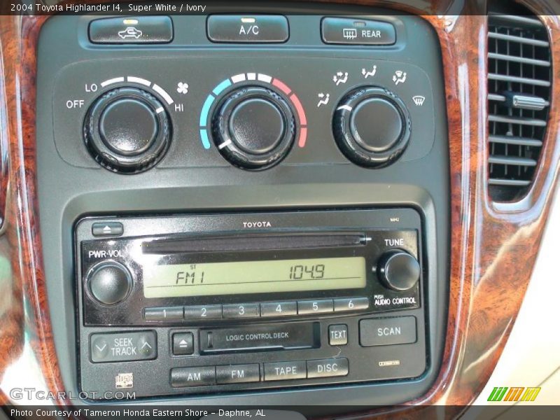 Super White / Ivory 2004 Toyota Highlander I4