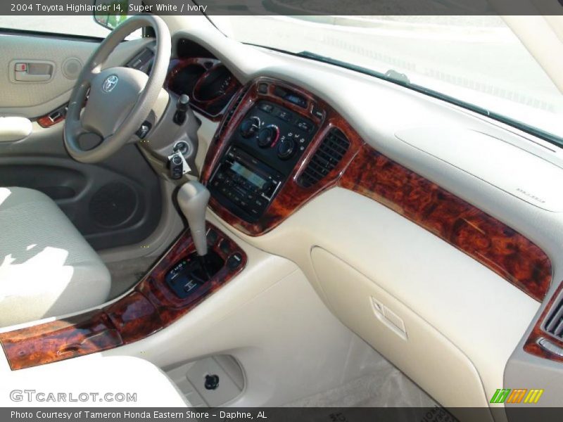 Super White / Ivory 2004 Toyota Highlander I4