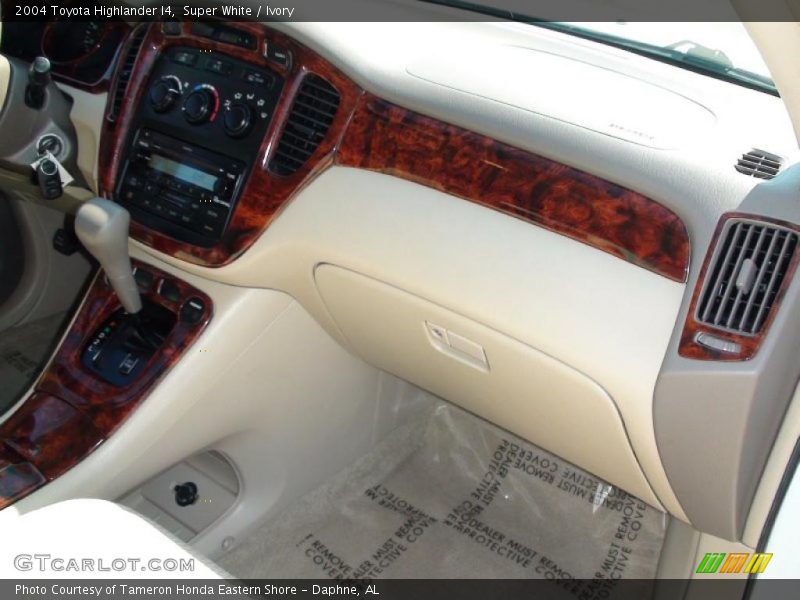 Super White / Ivory 2004 Toyota Highlander I4