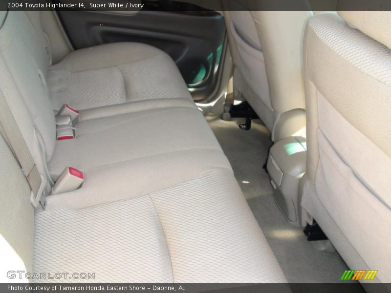Super White / Ivory 2004 Toyota Highlander I4