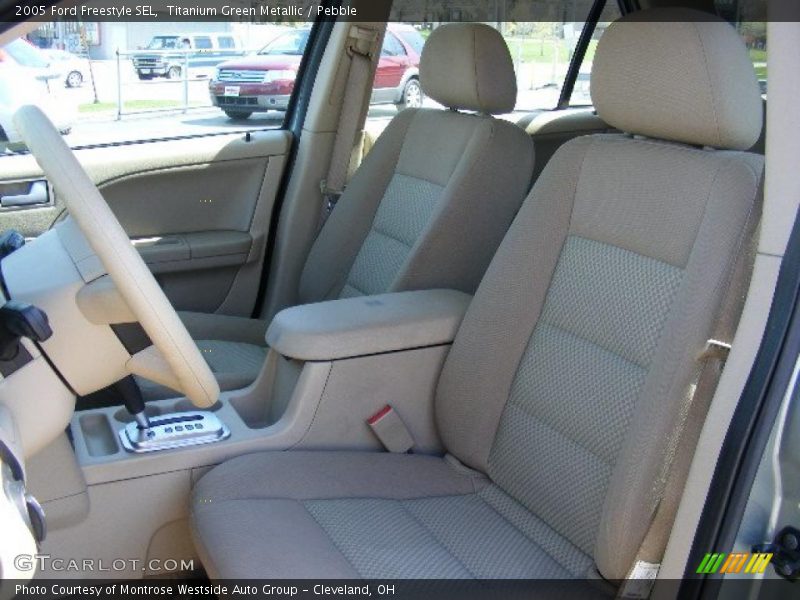 Front Seat of 2005 Freestyle SEL