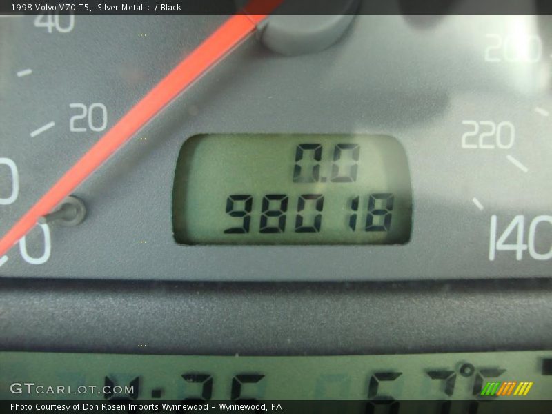 Silver Metallic / Black 1998 Volvo V70 T5