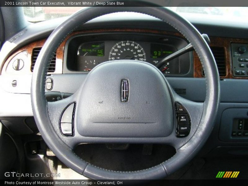 Vibrant White / Deep Slate Blue 2001 Lincoln Town Car Executive