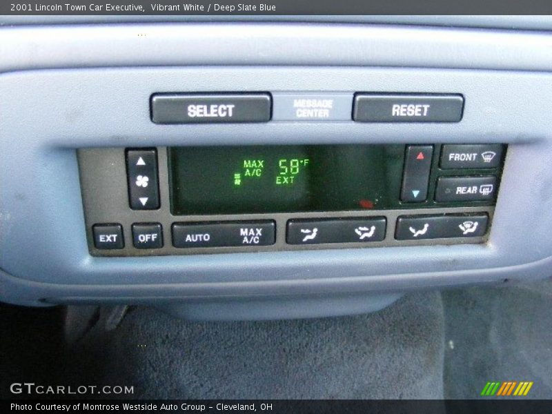 Vibrant White / Deep Slate Blue 2001 Lincoln Town Car Executive