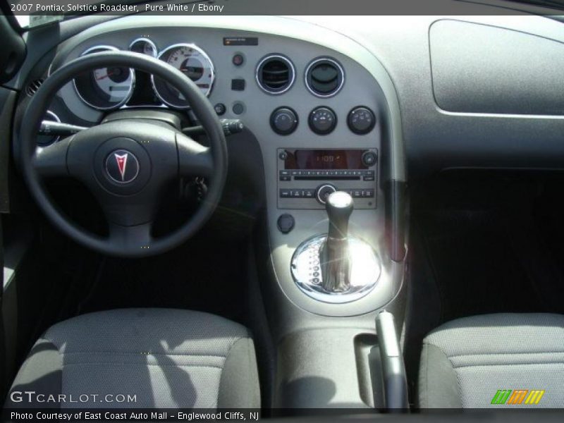 Pure White / Ebony 2007 Pontiac Solstice Roadster
