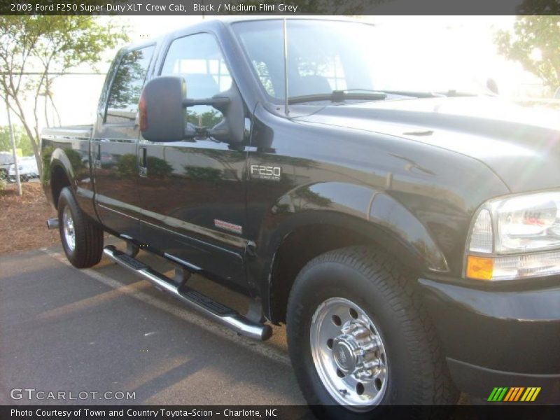 Black / Medium Flint Grey 2003 Ford F250 Super Duty XLT Crew Cab