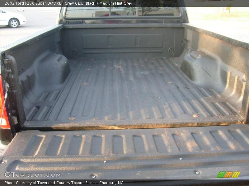 Black / Medium Flint Grey 2003 Ford F250 Super Duty XLT Crew Cab