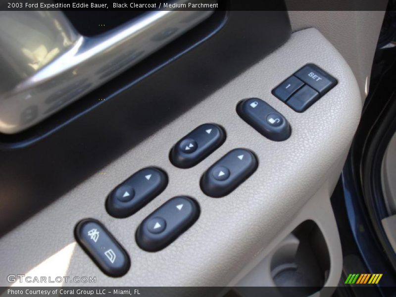 Black Clearcoat / Medium Parchment 2003 Ford Expedition Eddie Bauer