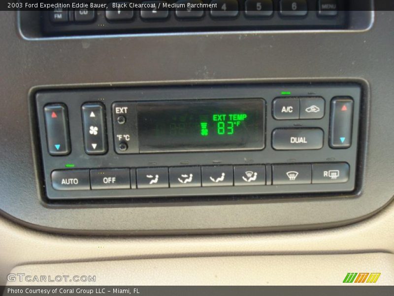 Black Clearcoat / Medium Parchment 2003 Ford Expedition Eddie Bauer