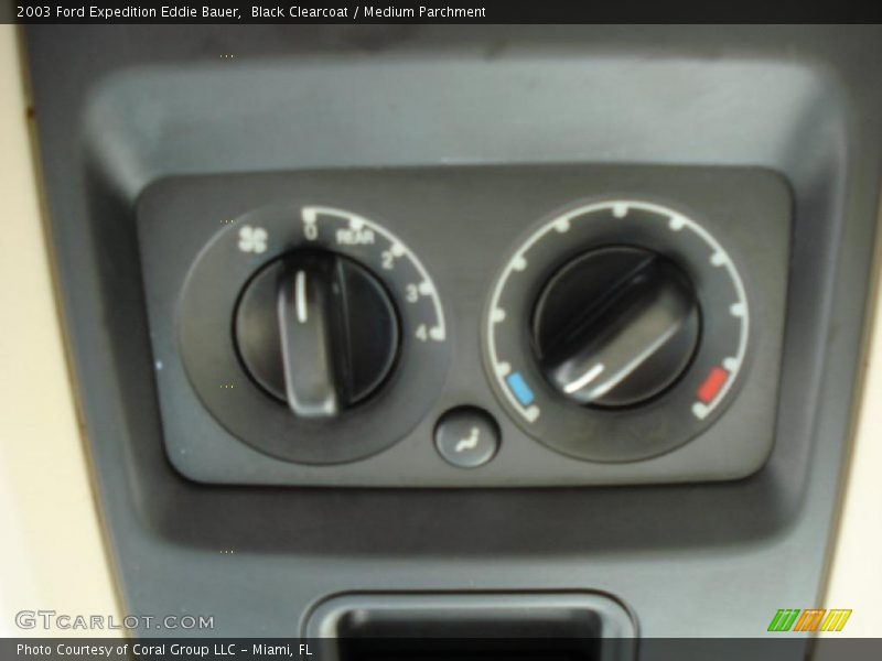 Black Clearcoat / Medium Parchment 2003 Ford Expedition Eddie Bauer