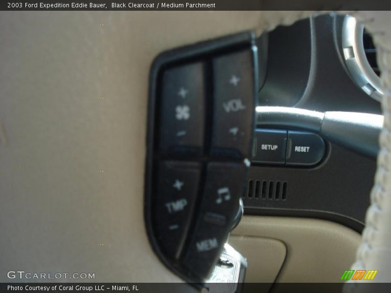 Black Clearcoat / Medium Parchment 2003 Ford Expedition Eddie Bauer