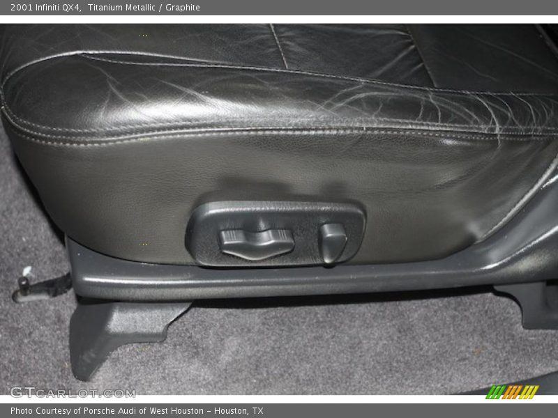 Titanium Metallic / Graphite 2001 Infiniti QX4