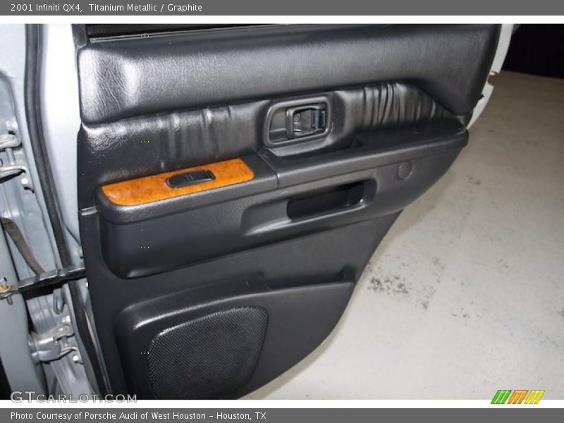 Titanium Metallic / Graphite 2001 Infiniti QX4