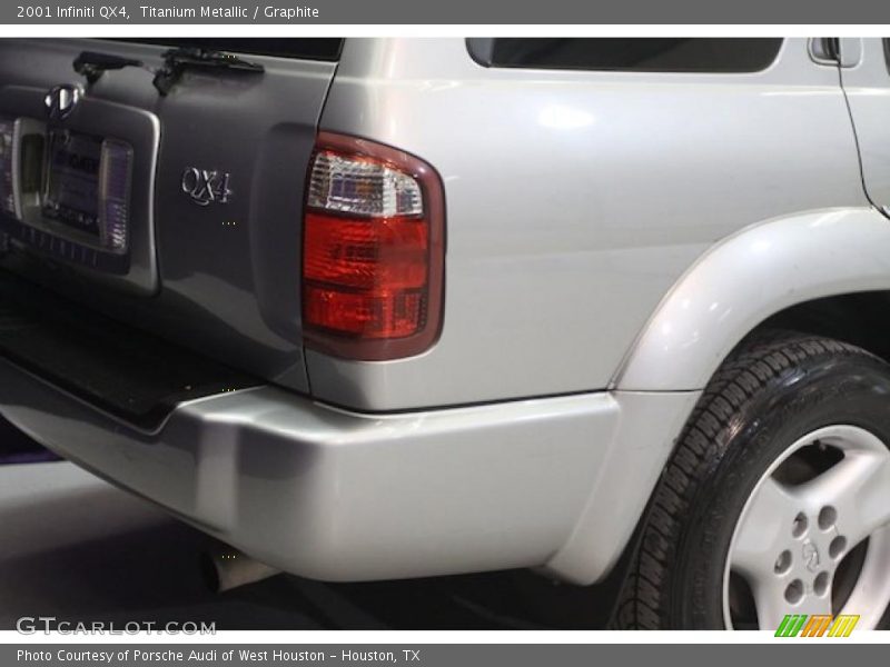 Titanium Metallic / Graphite 2001 Infiniti QX4