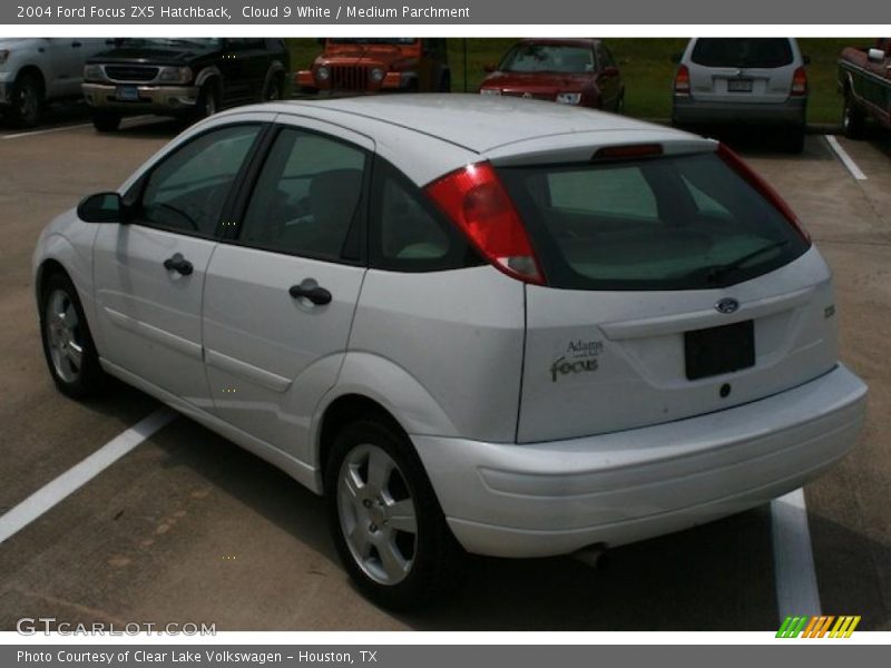 Cloud 9 White / Medium Parchment 2004 Ford Focus ZX5 Hatchback