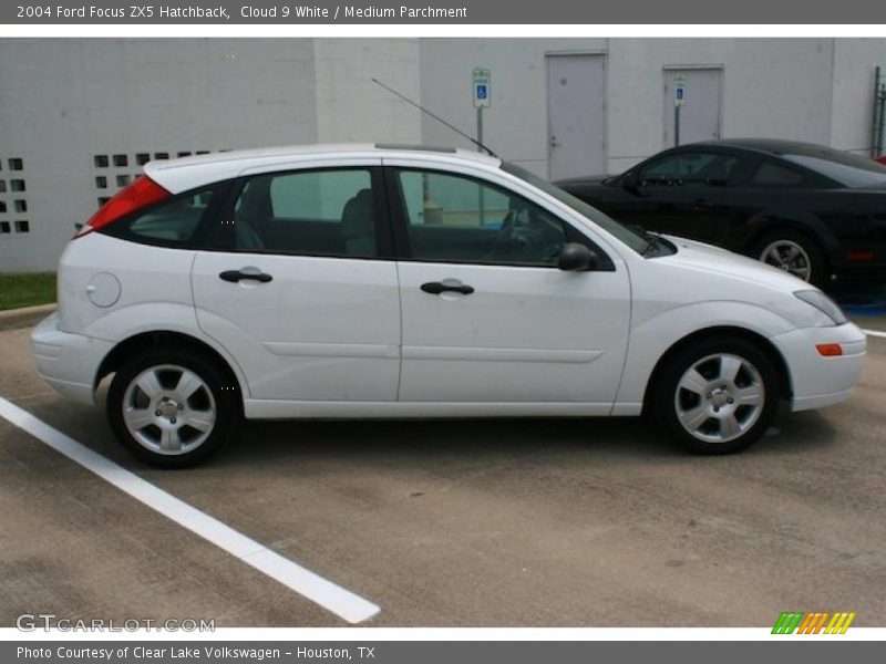 Cloud 9 White / Medium Parchment 2004 Ford Focus ZX5 Hatchback