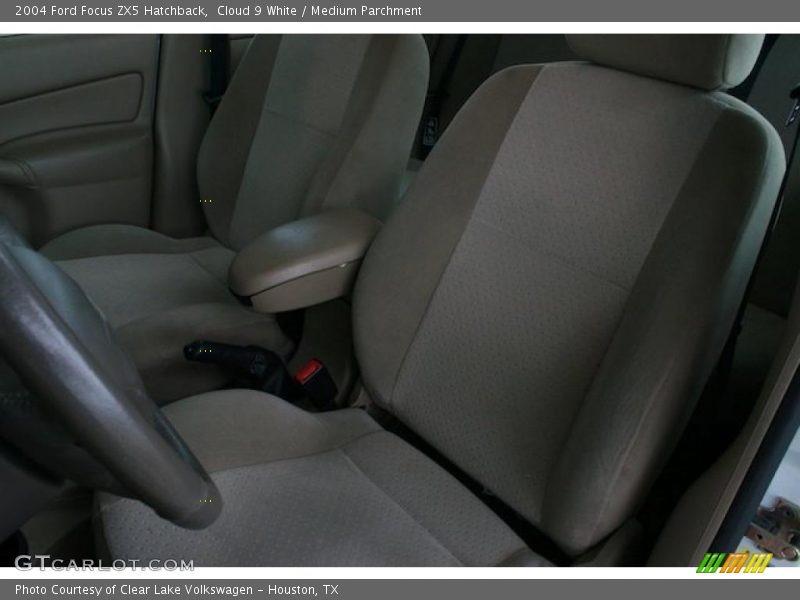 Cloud 9 White / Medium Parchment 2004 Ford Focus ZX5 Hatchback