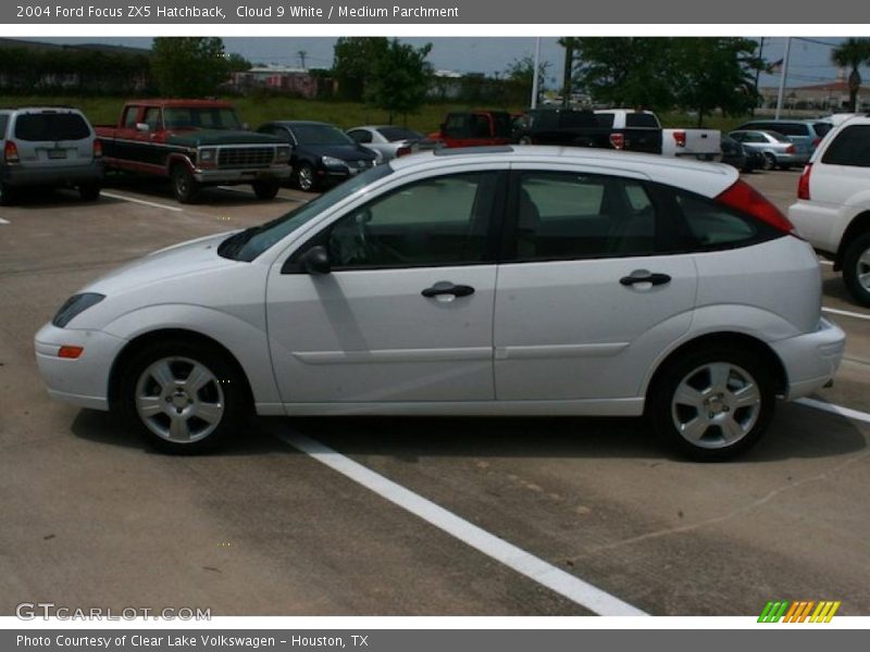 Cloud 9 White / Medium Parchment 2004 Ford Focus ZX5 Hatchback