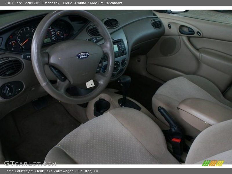 Cloud 9 White / Medium Parchment 2004 Ford Focus ZX5 Hatchback