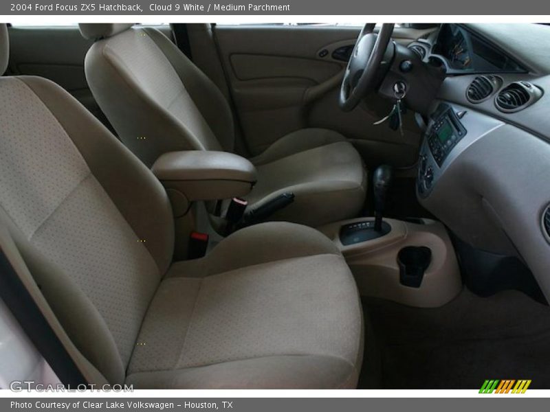 Cloud 9 White / Medium Parchment 2004 Ford Focus ZX5 Hatchback